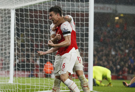 Celebración de Laurent Koscielny tras marcar el 2-0