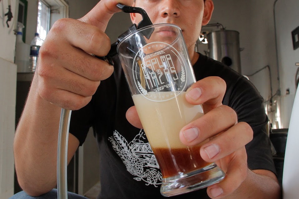Espuma del Nazas, cerveza artesanal e insignia de la casa.