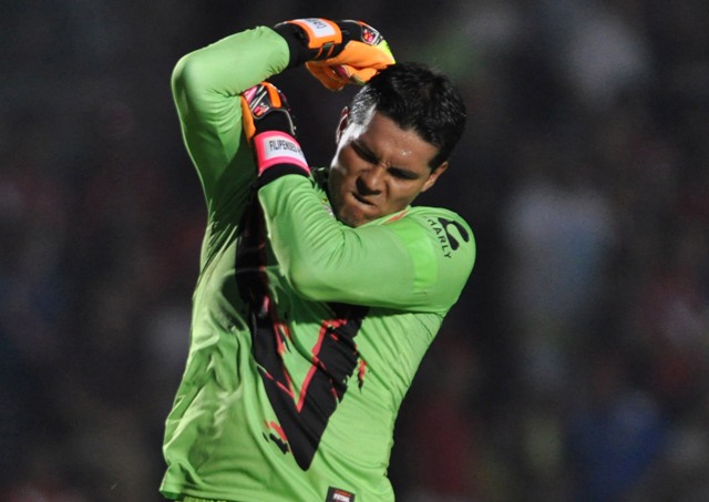 Melitón Hernández, arquero de Tiburones Rojos