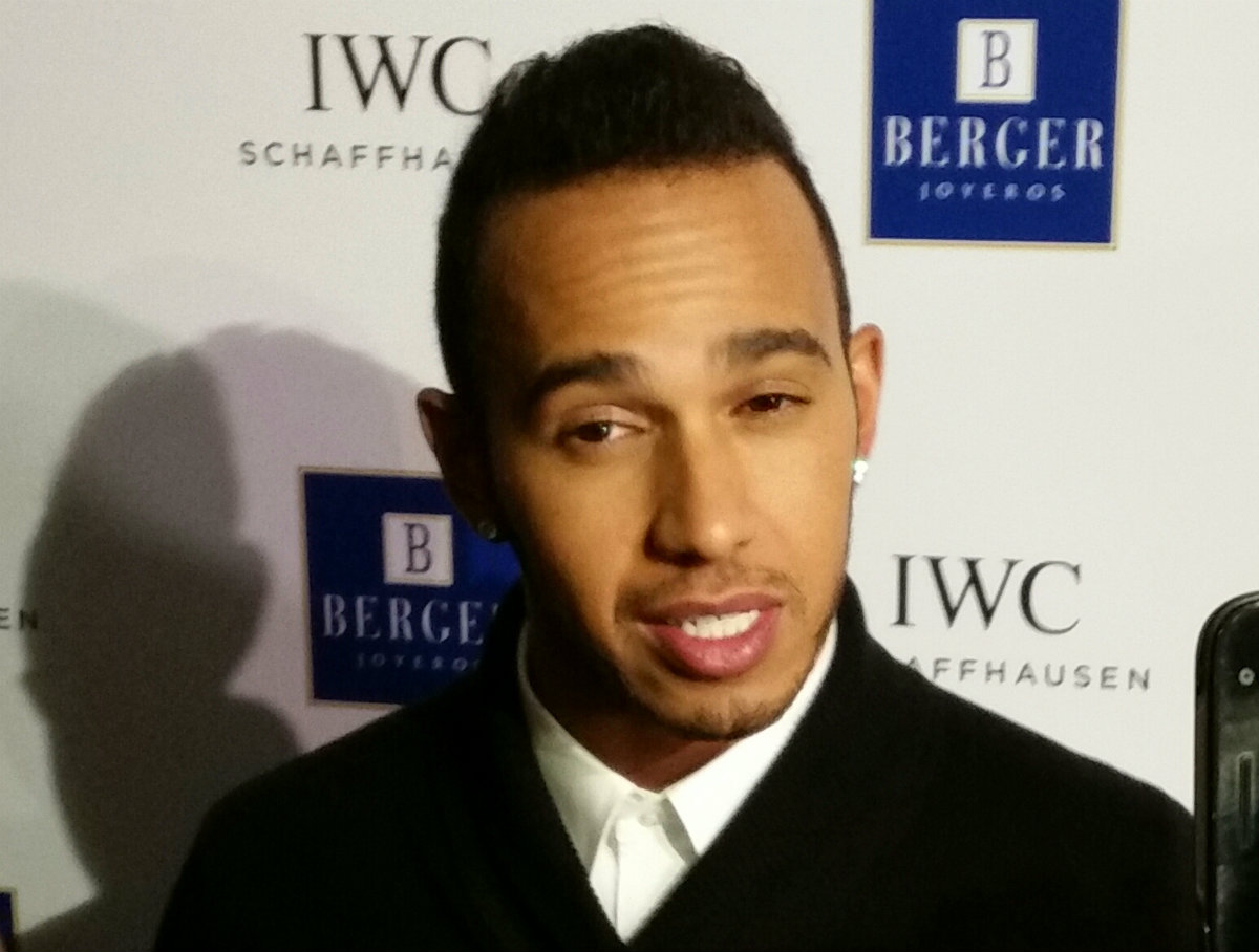 Lewis Hamilton, en evento social en la Ciudad de México