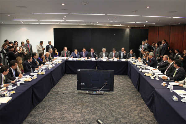 Sesión de las comisiones de Hacienda y de Estudios Legislativos. 