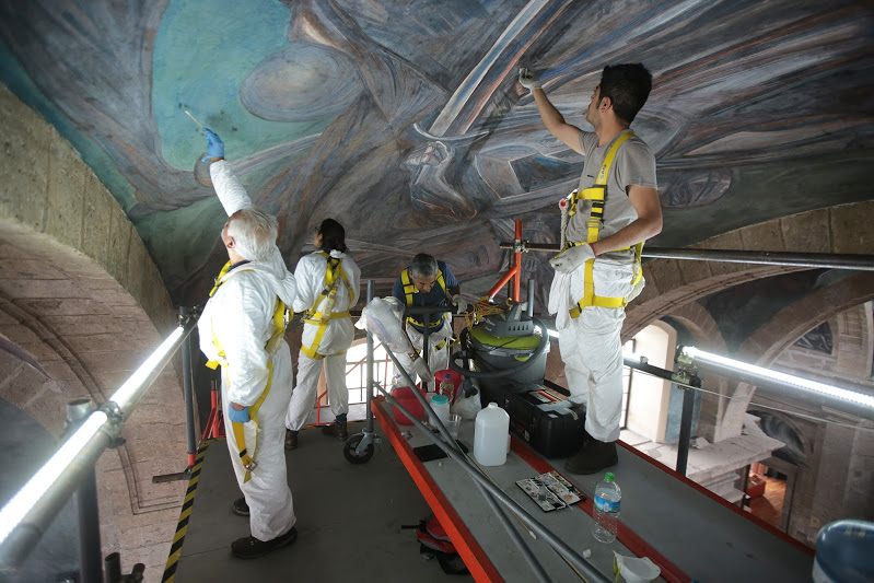 Restauran murales de José Clemente Orozco que están en el ICC