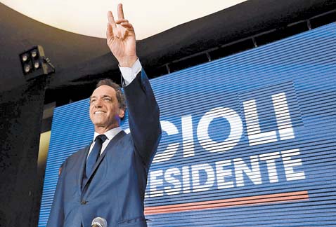 El aspirante reafirmó que mantiene comunicación con la mandataria de su país.