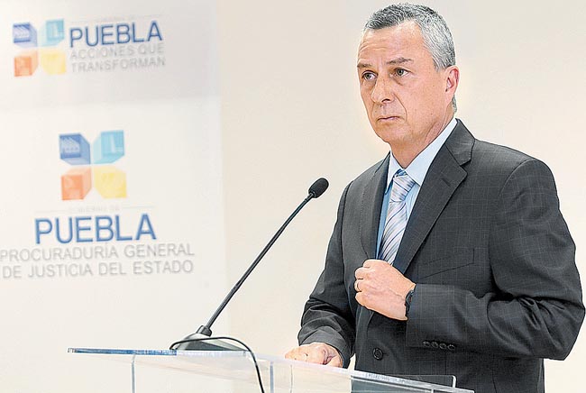 Víctor Carrancá, procurador de Puebla, al informar a medios sobre la captura de más implicados. 1
