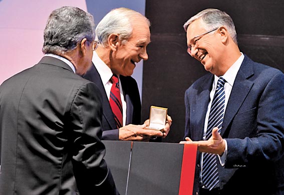 El político estadunidense y Ricardo Salinas Pliego. 