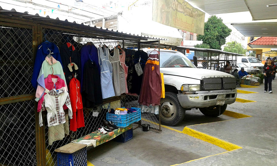 Nuevos lugares para los locatarios del Mercado Donato Guerra.