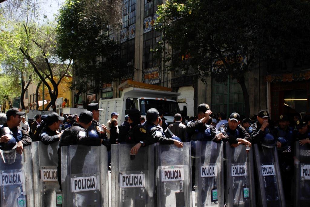Elementos de la PGJDF realizaron un operativo de seguridad y vigilancia en el Centro Histórico y el barrio de Tepito.