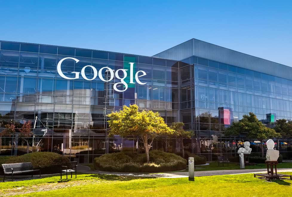 El precio de la acción de Alphabet, el nuevo holding de Google, tuvo un alza luego de anunciar más transparencia y un mayor control de costos.