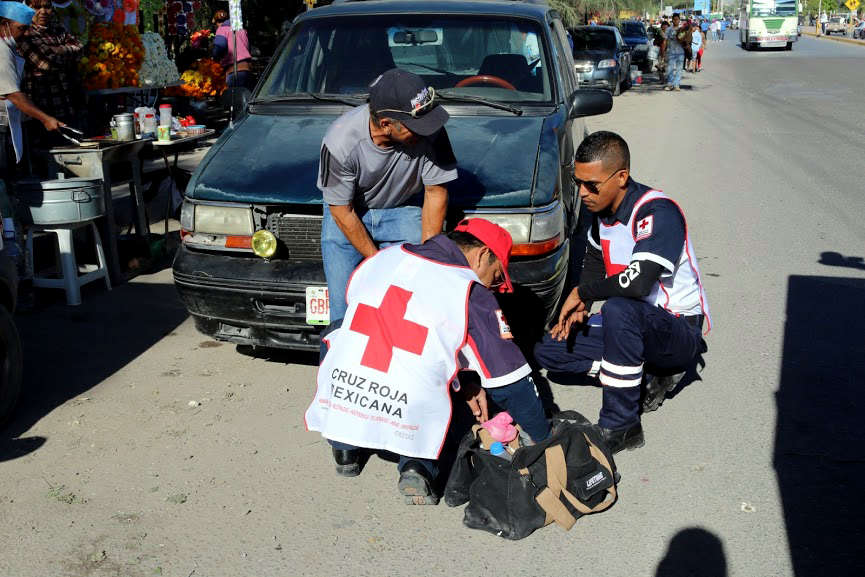 Hombre cae en una tumba en el 'Panteón Torreón'.