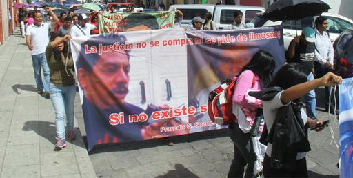 Los integrantes de la CNTE marcharon por calles de la ciudad de Oaxaca.