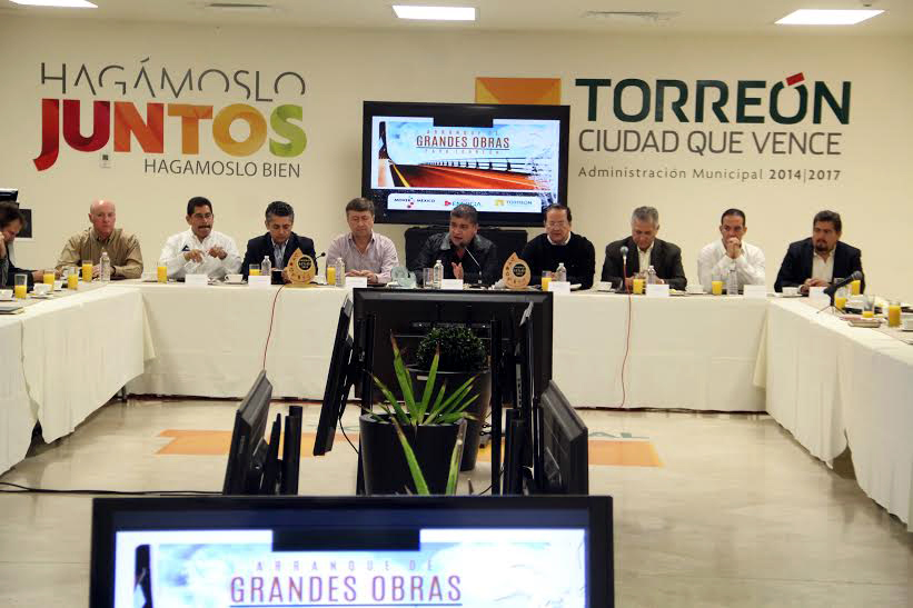 Anuncio de 21 obras para Torreón en el último bimestre de 2015.