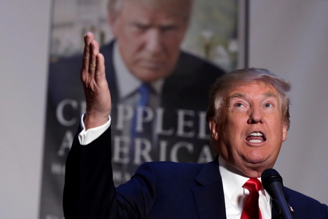 Donald Trump durante la presentación de su libro "Crippled America".