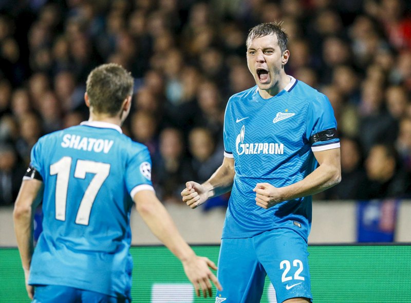 Artem Dzyuba celebra su gol 