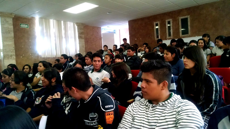 El Conalep Torreón inició los festejos de su aniversario número 27.