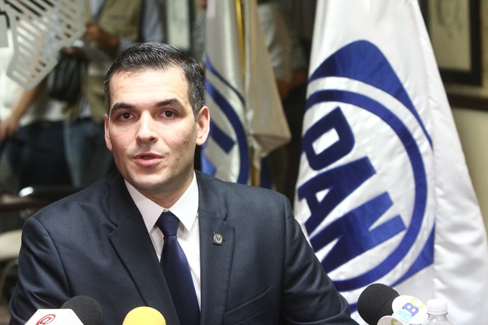 Mauro Guerra, líder del PAN en Nuevo León. 