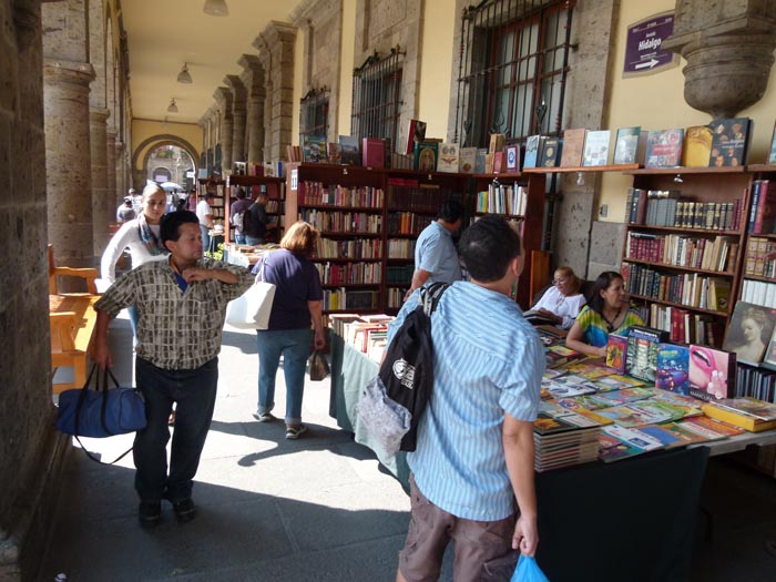 El evento se desarrolla en torno al Palacio Municipal.