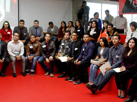 Todos en el evento llevaban una propuesta.