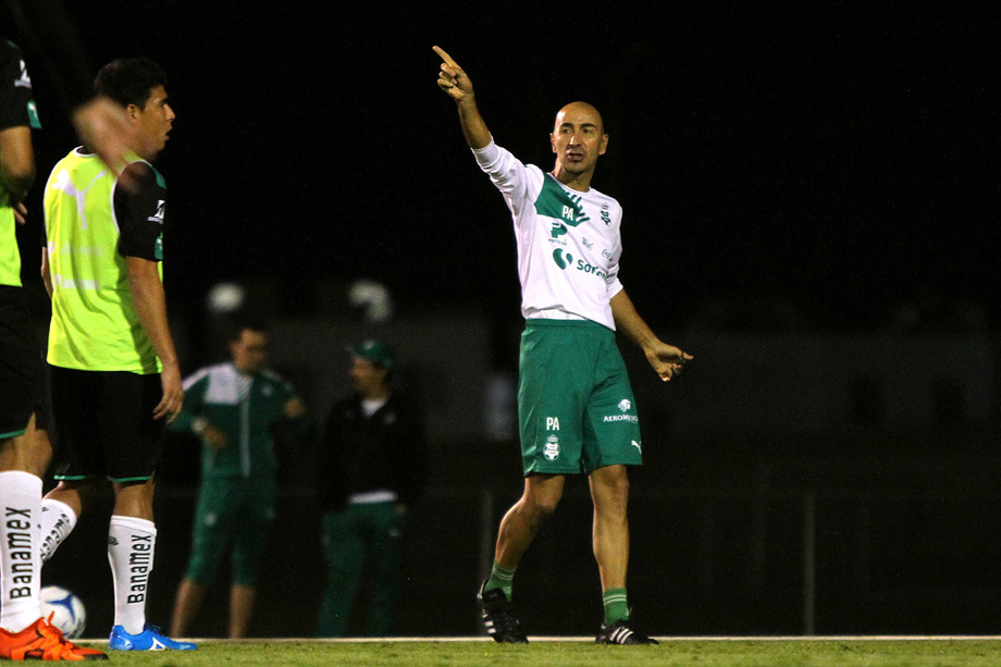 El conjunto albiverde se presentó a trabajar en las canchas anexas al Estadio Corona.