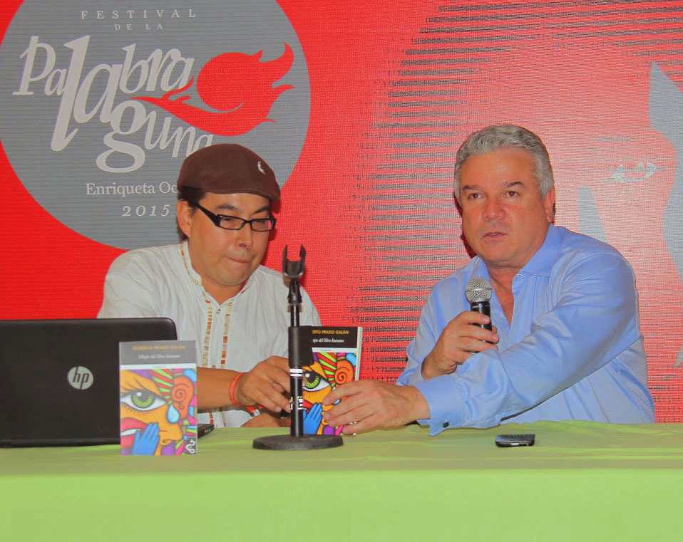 El libro se compone de ensayos que se conjugan con poesía.