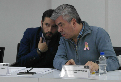 Los diputados perredistas Víctor Hugo Romo y Raúl Flores presentaron una propuesta en la Asamblea Legislativa para adecuar la Ley de Salud del DF a la