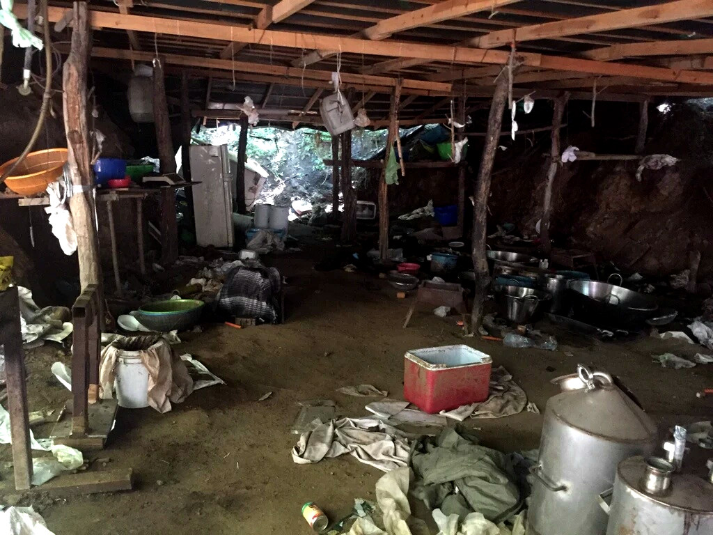 En el poblado de Coloma, municipio de Tamazula, la PGR de Durango desmanteló un laboratorio clandestino.