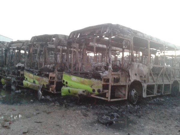 47 unidades fueron incendiadas, por lo que la Fiscalía General del Estado comenzó las investigaciones. 