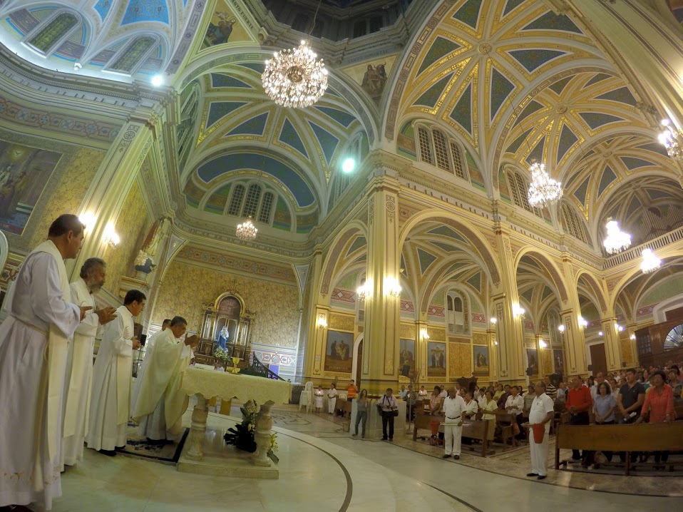 Monseñor Elías Gómez Martínez, ofició la misa.