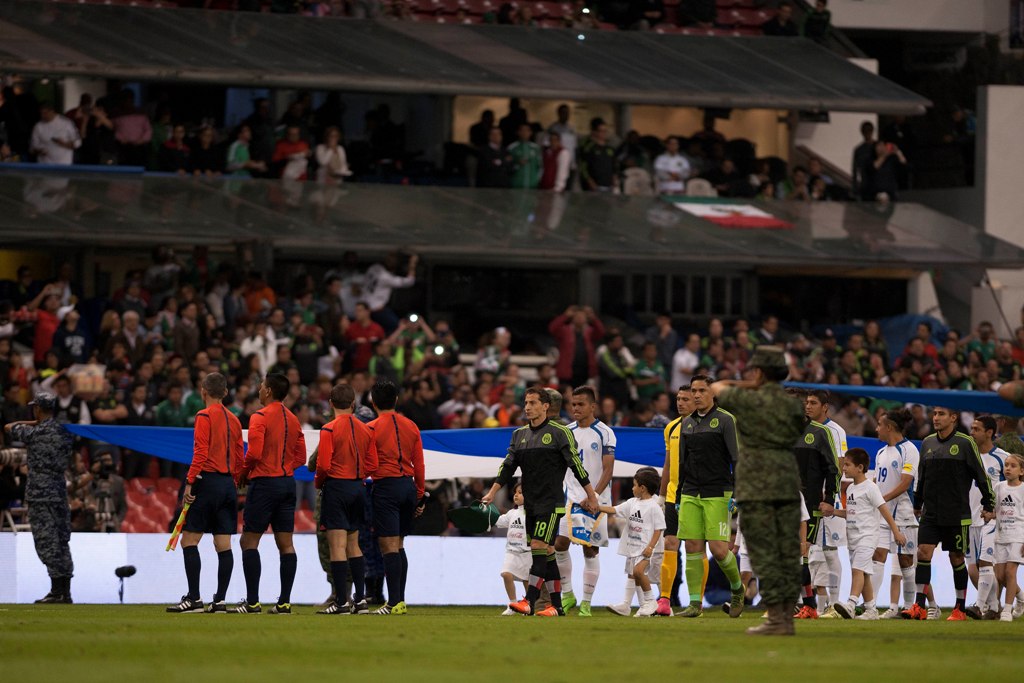 El Azteca tuvo una buena entrada en el duelo entre México y El Salvador