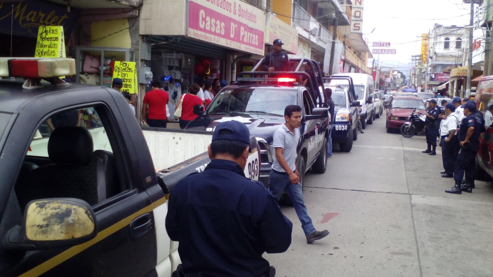 Hay más policías que compradores en Oaxaca