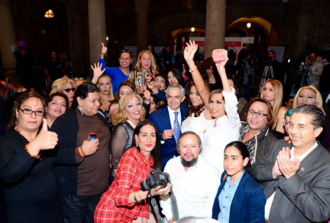El jefe de Gobierno del Distrito Federal, Miguel Ángel Mancera, declaró el 13 de noviembre como Día de las Personas Trans.