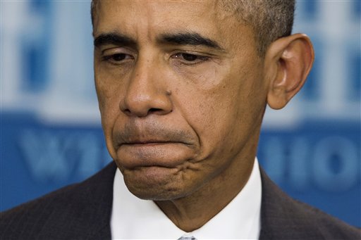Obama hace una pausa durante su comparecencia sobre los ataques terroristas en París