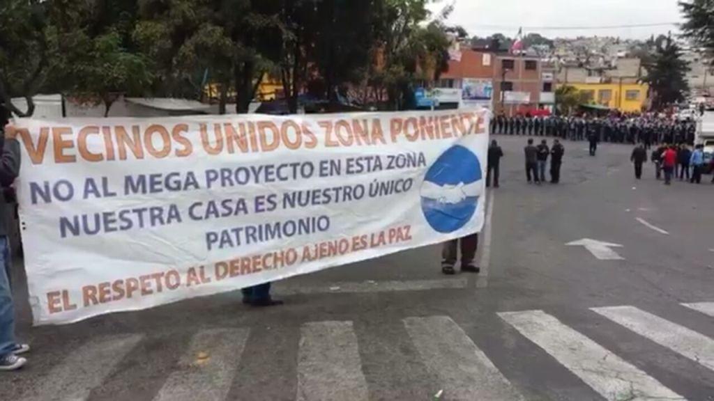Los vecinos de la delegación Álvaro Obregón se oponen a la construcción del Tren Interurbano. 