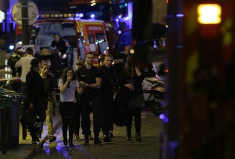 El asalto más cruento ha ocurrido en la sala de conciertos Le Bataclan, en el centro de París, donde unas 80 personas han perdido la vida.