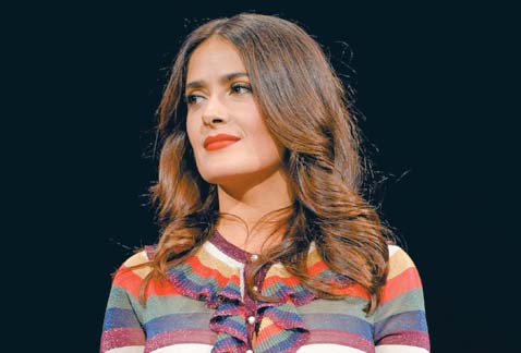 Salma, quien se encuentra en París, confirmó que está bien.