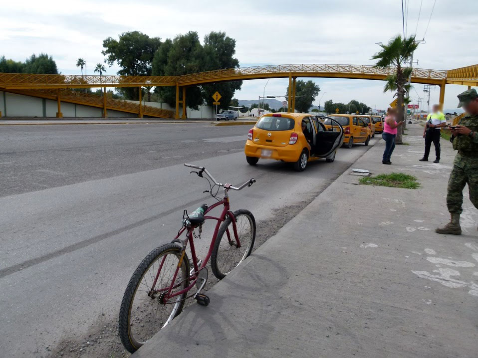 El ciclista se atravesó al paso sin siquiera voltear.