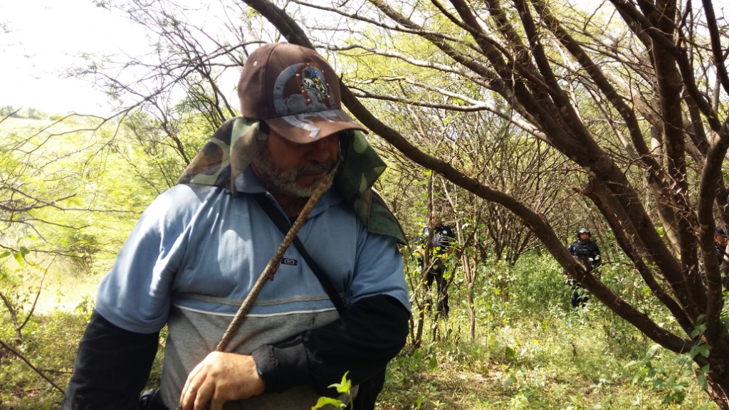 Juan José Canán, buscador de osamentas en Iguala.