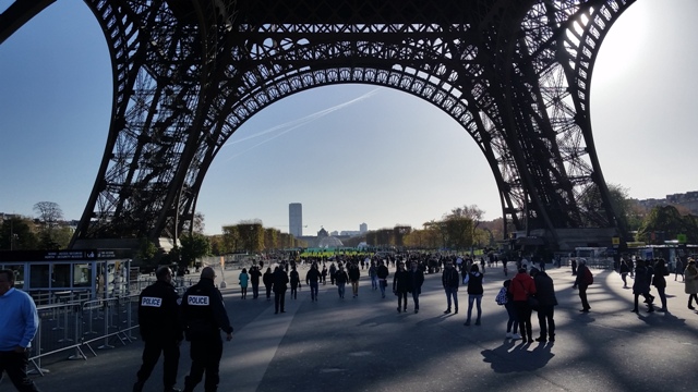 La torre Eiffel está cerrada por los atentados de este viernes.