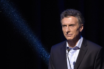 Mauricio Macri, líder de la coalición opositora derechista Cambiemos, durante el debate del domingo por la noche con el oficialista Daniel Scioli