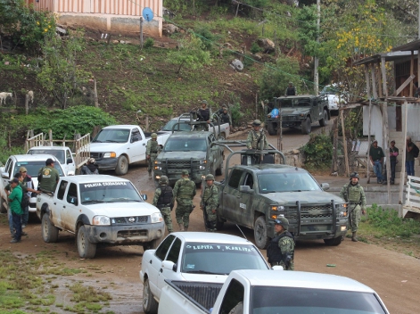 Militares durante un operativo en la sierra de Guerrero.