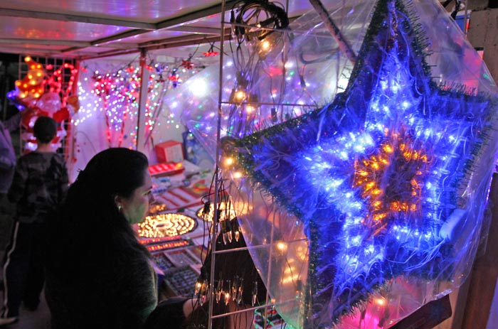 Se pueden encontrar series de luces desde 90 pesos.