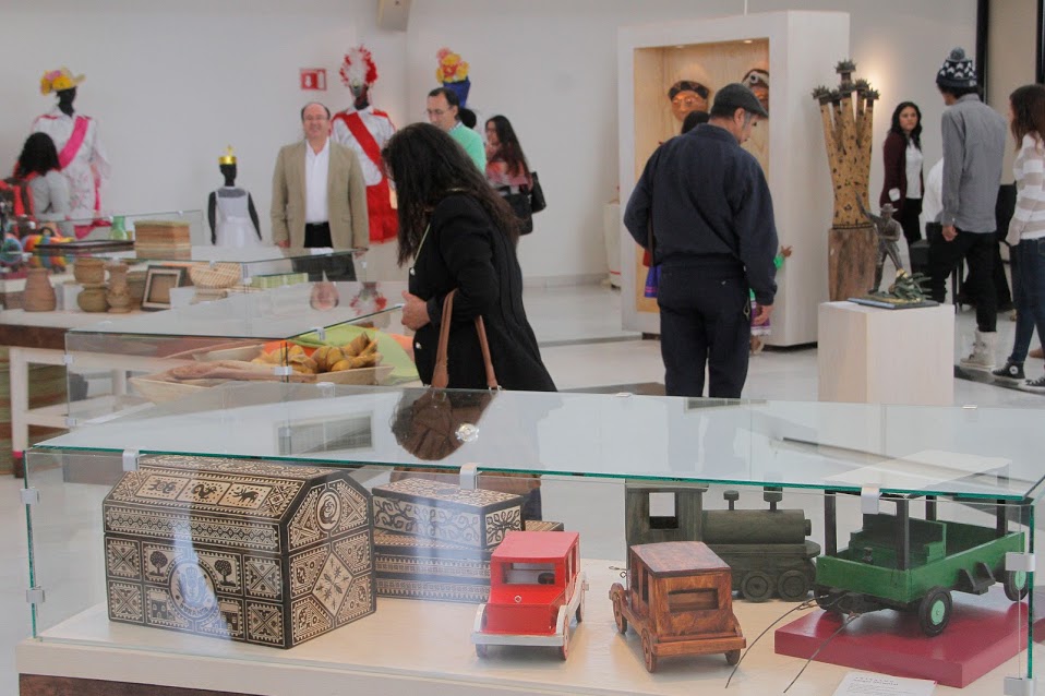 La muestra fue montada con la participación de la Dirección General de Culturas Populares de Durango, oficina regional de ciudad Lerdo y CONACULTA.