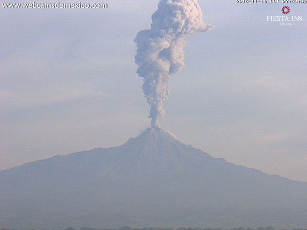 La caída de ceniza provocó el cierre de la terminal aérea. 
