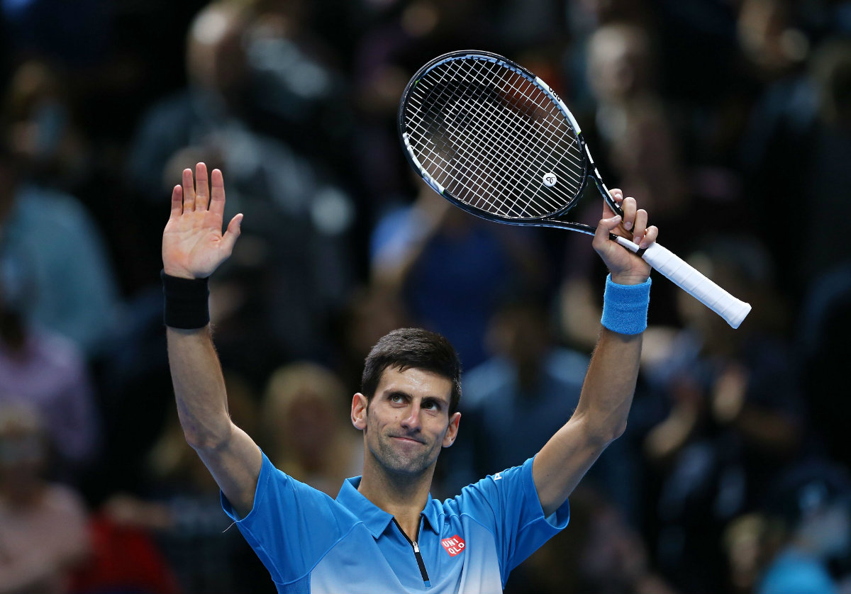 Novak Djokovic avanza a las semifinales del Masters de tenis de Londres 
