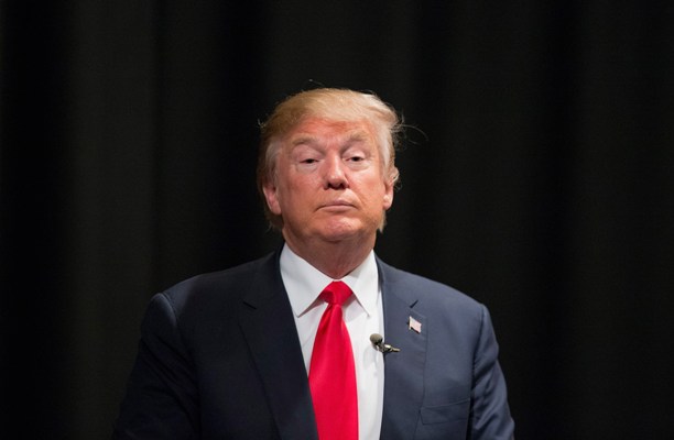 Durante una gira en Iowa, Donald Trump propuso crear un registro obligatorio de la población musulmana.