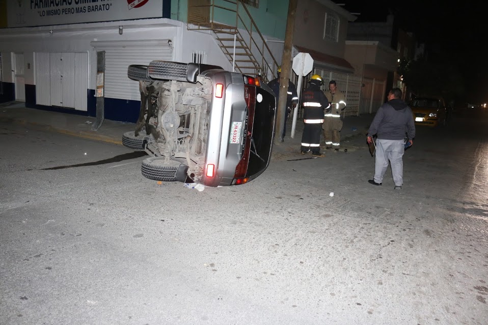 La unidad fue retirada en una grúa y llevada a un corralón.
