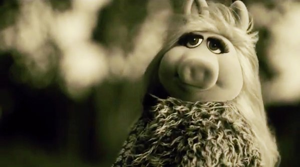 Piggy Rana Rene Miss Piggy le canta 'Hello' a la Rana René- Grupo Milenio