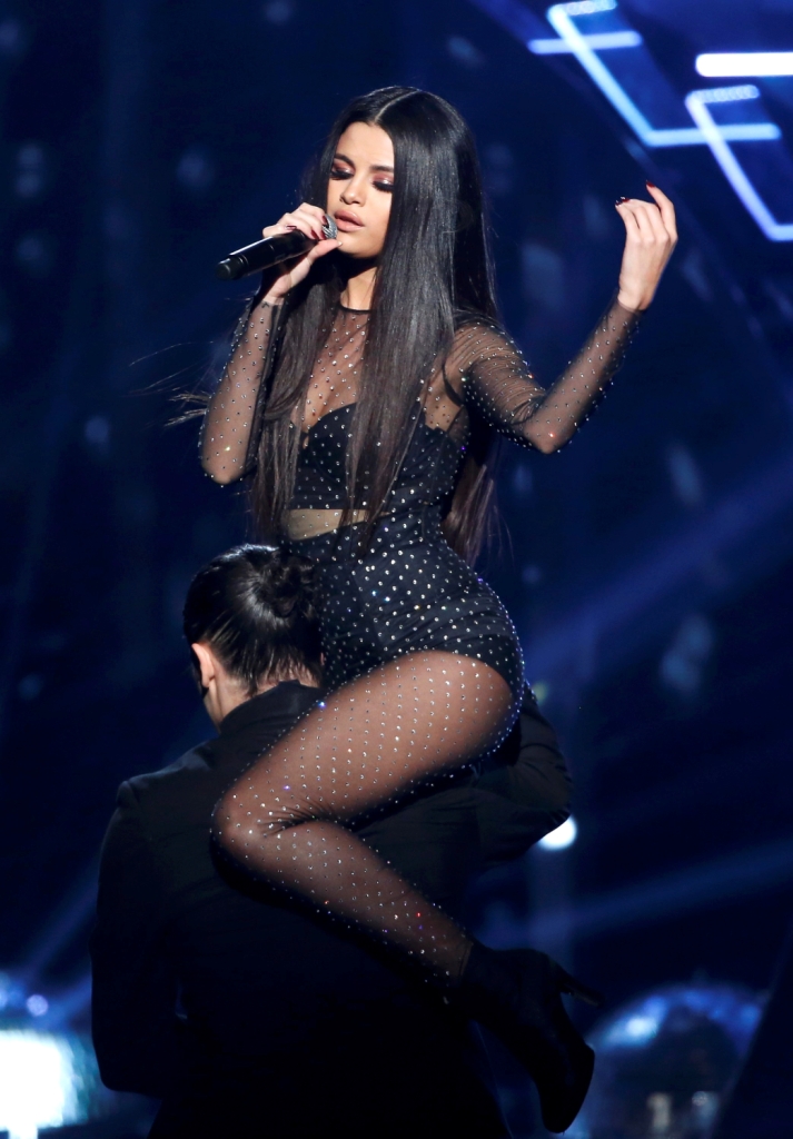 Selena Gomez llevó lo nuevo de su propuesta musical.