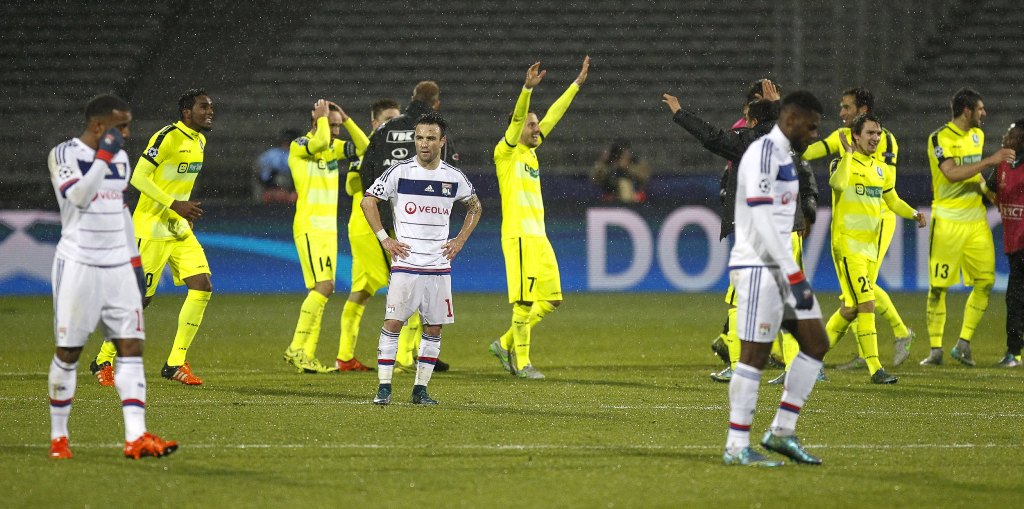 Gante celebra tras vencer al Lyon 
