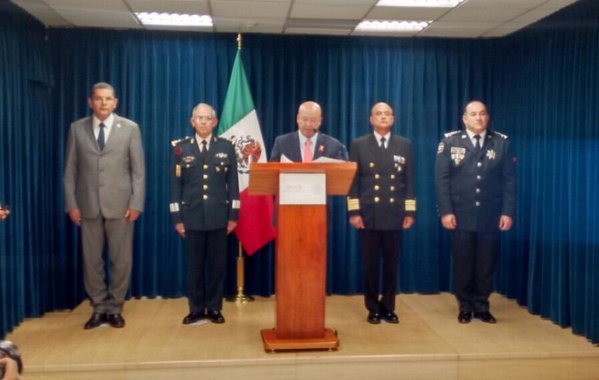 El comisionado nacional de Seguridad, Renato Sales, dio un mensaje a medios sobre la detención de un integrante de un grupo criminal.