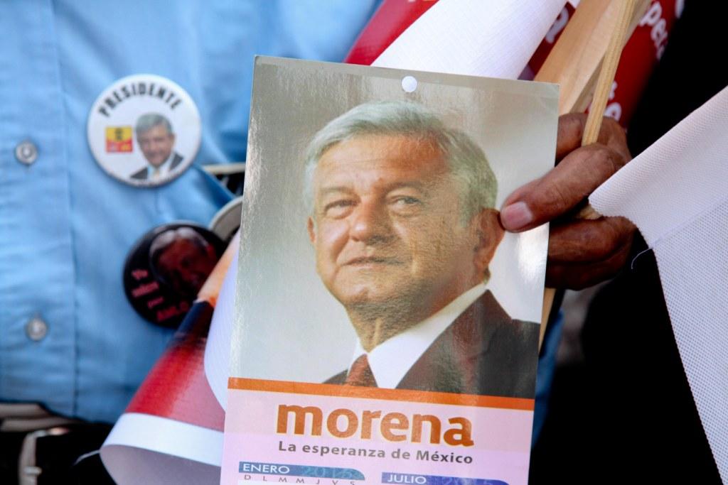 Propaganda electoral con la imagen de Andrés Manuel López Obrador. 